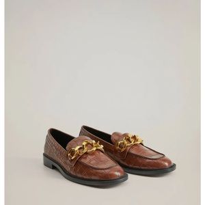 MANGO loafers with gold chain